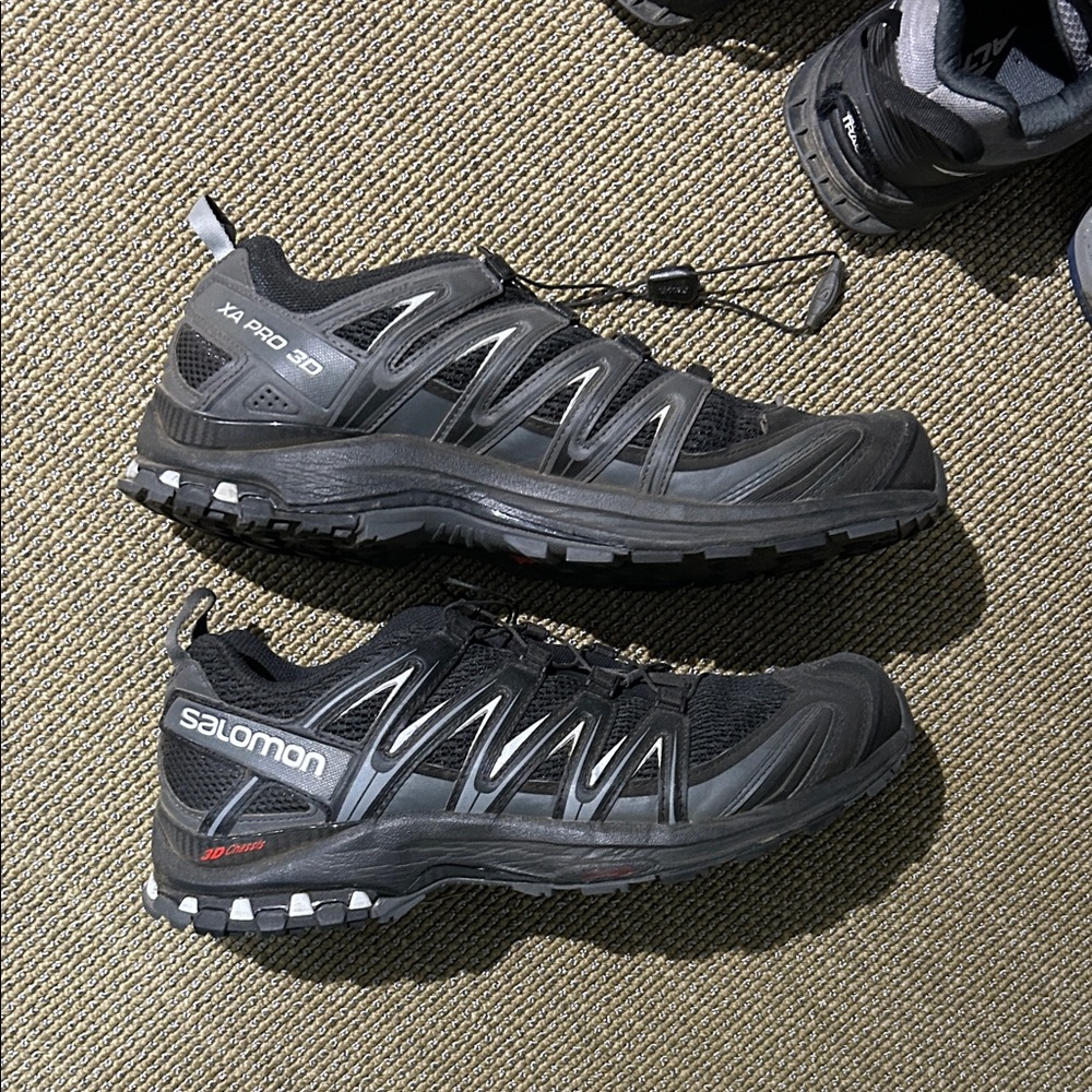 Salomon Men's Black Trail Sneakers